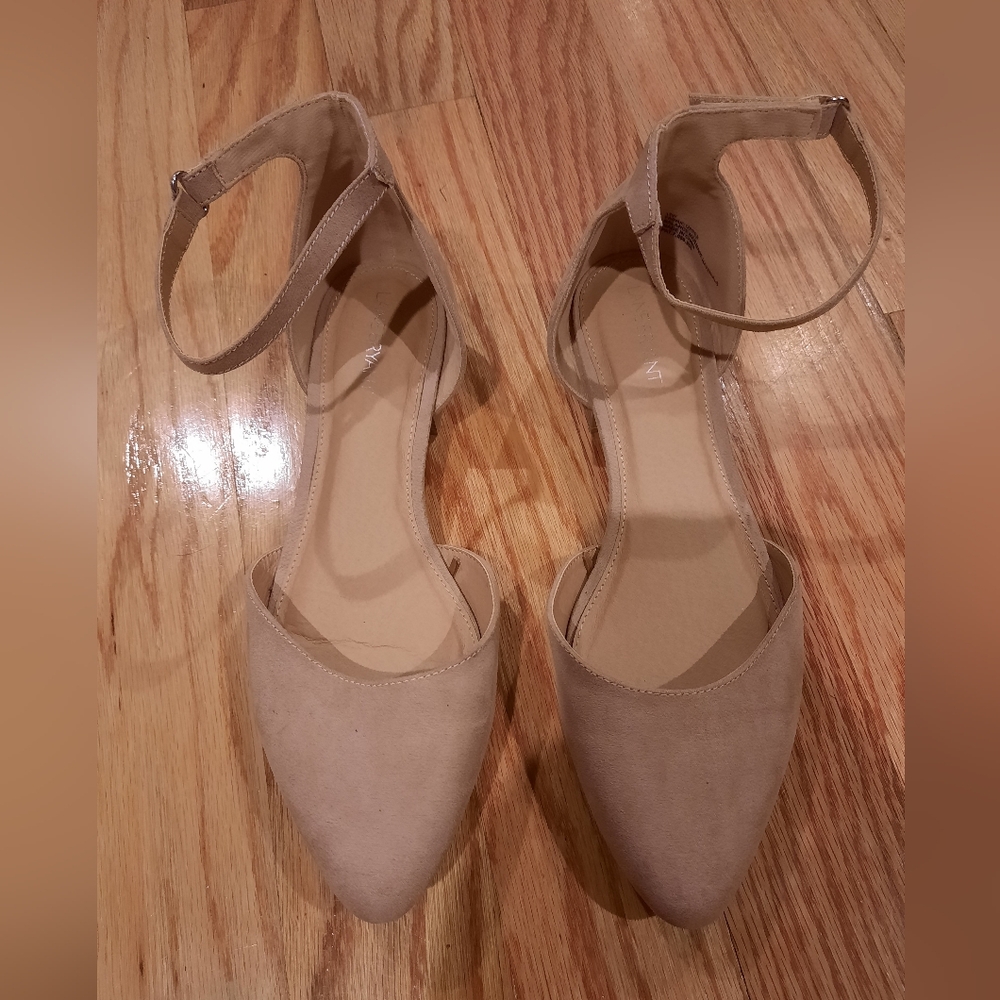 Lane Bryant Tan Flats - Size‎ 11W EUC